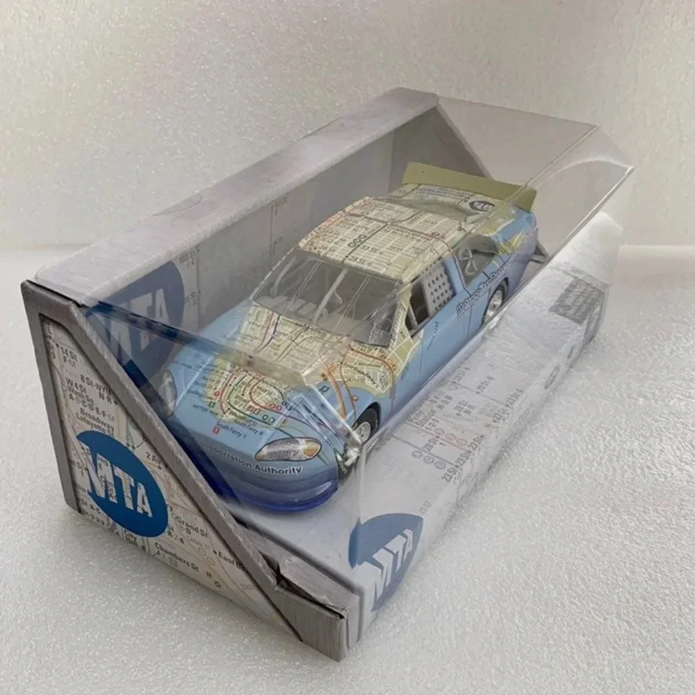 NEW Lionel New York City MTA Subway Series Collectible Race Car 1:24 Scale